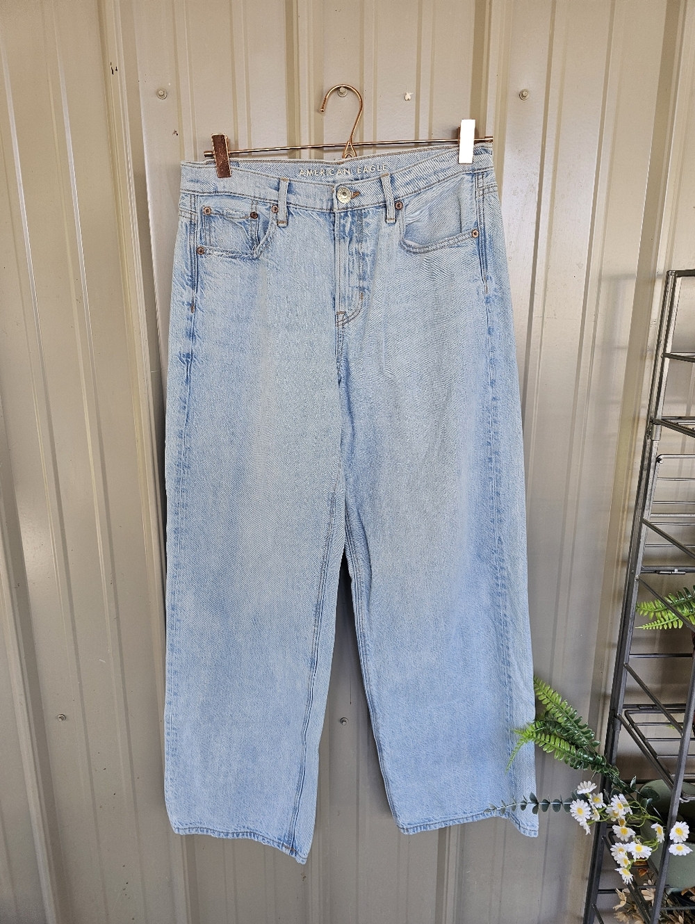 American Eagle Light Wash 90s Wide Leg High-Rise Jeans Size 10